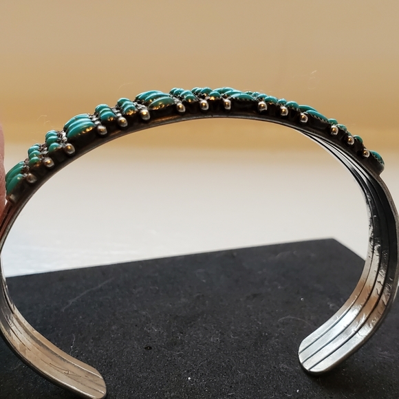 Vintage Zuni Native American Needlepoint Turquoise and Silver Cuff Bracelet - Picture 6 of 12